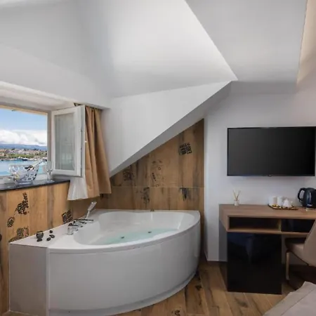 Top Rooms Apartmán *