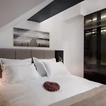 Top Rooms Split