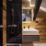 Top Rooms *