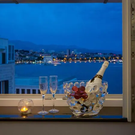 Apartment Top Rooms