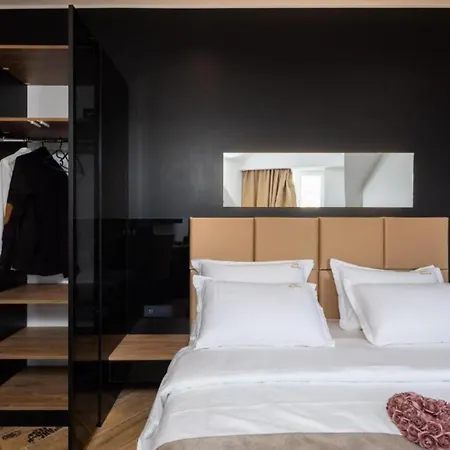 Apartment Top Rooms *