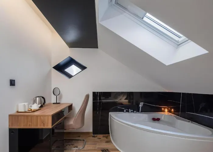 Top Rooms *