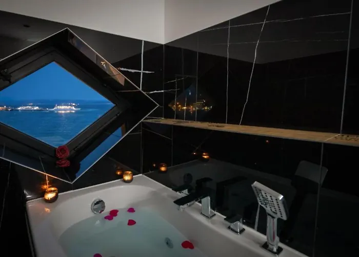 Top Rooms *