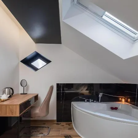 Top Rooms *