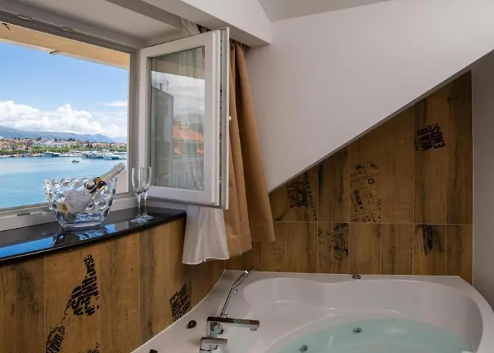 Top Rooms Apartman *