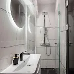 Top Rooms Split