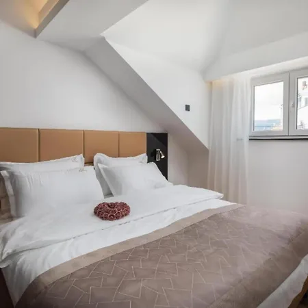 Top Rooms